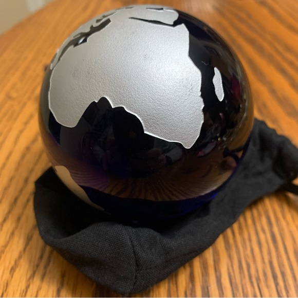 Blue sphere of the World 🌏 - Picture 4 of 11